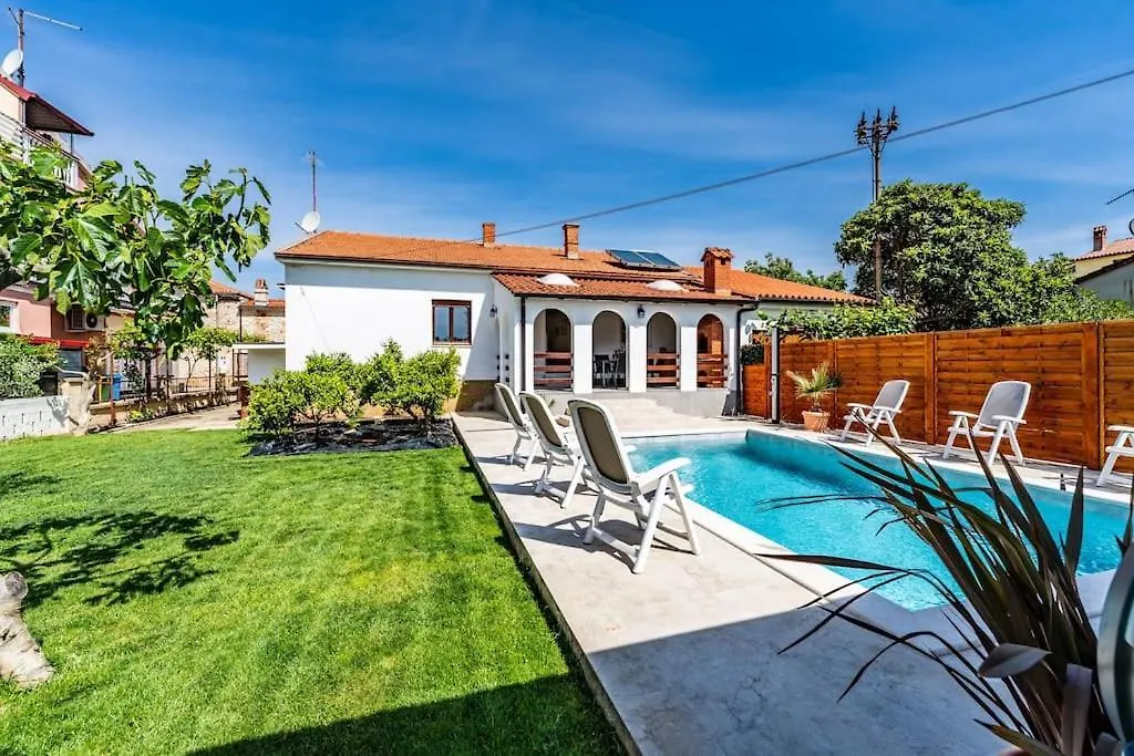 House With Private Pool 150 M From Sea! Villa Fazana Croatia