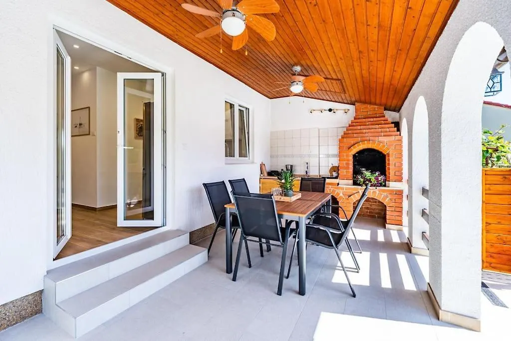 House With Private Pool 150 M From Sea! Villa Fazana Croatia
