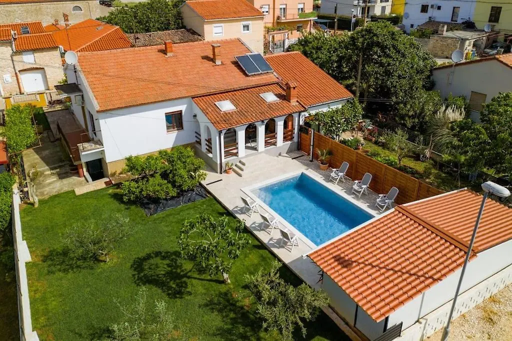 House With Private Pool 150 M From Sea! Villa Fazana
