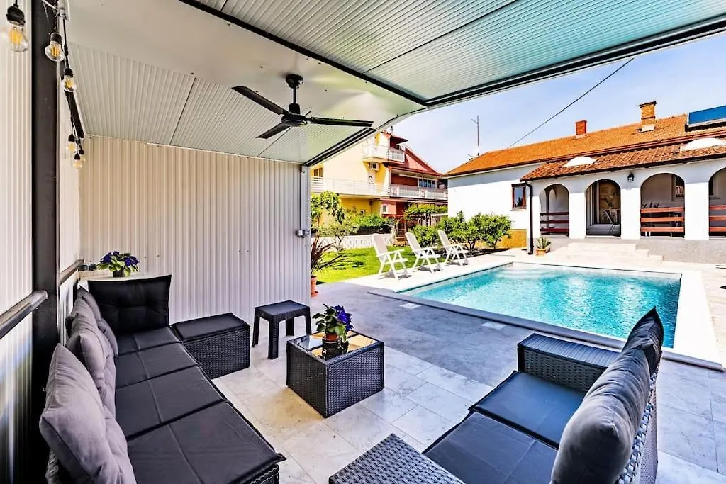 House With Private Pool 150 M From Sea! Villa Fazana Croatia