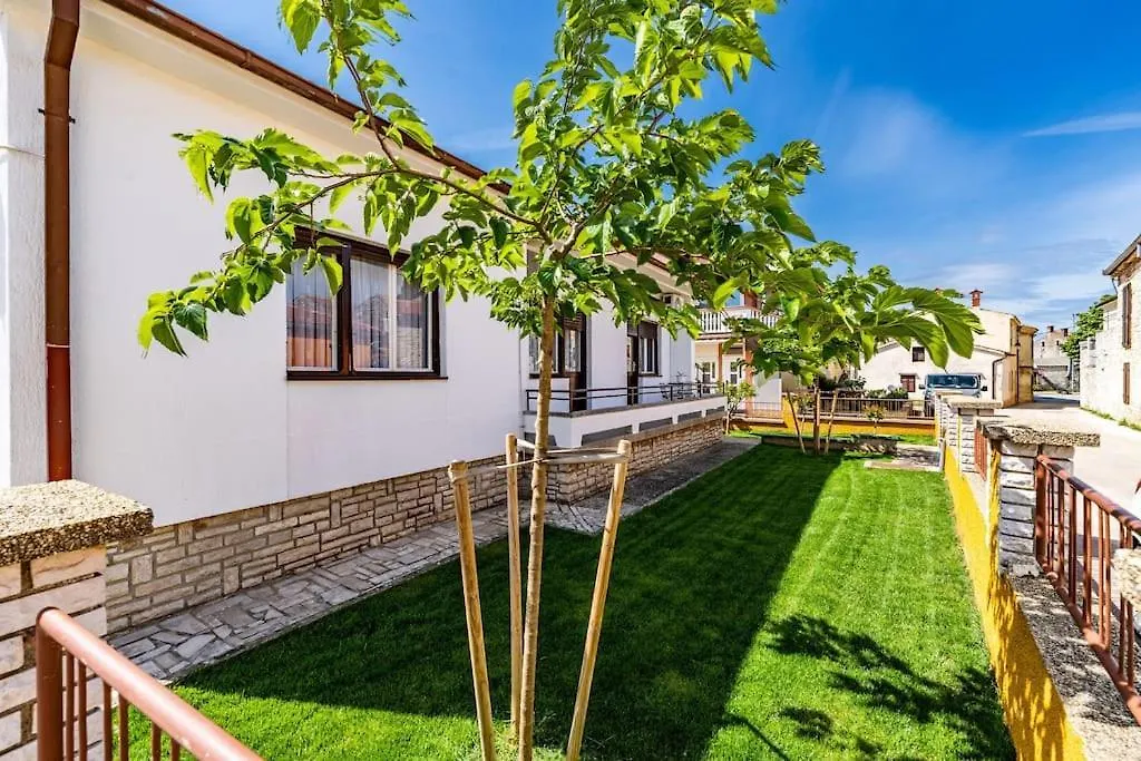 House With Private Pool 150 M From Sea! Villa Fazana