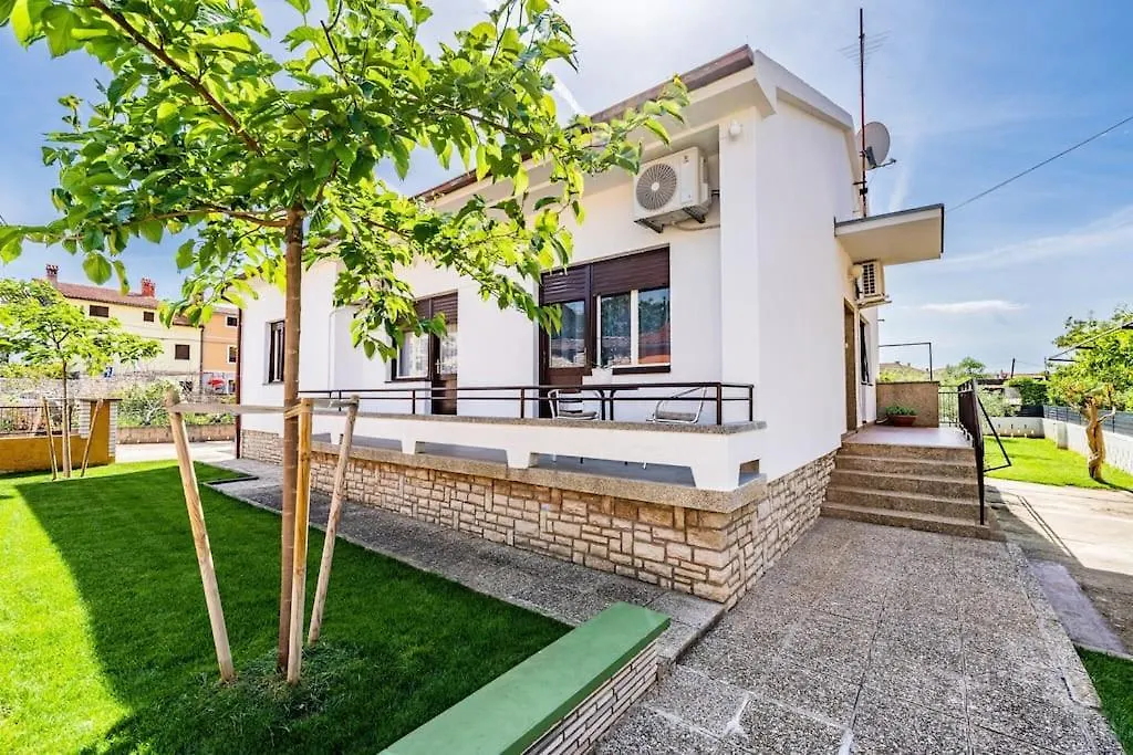 House With Private Pool 150 M From Sea! Villa Fazana
